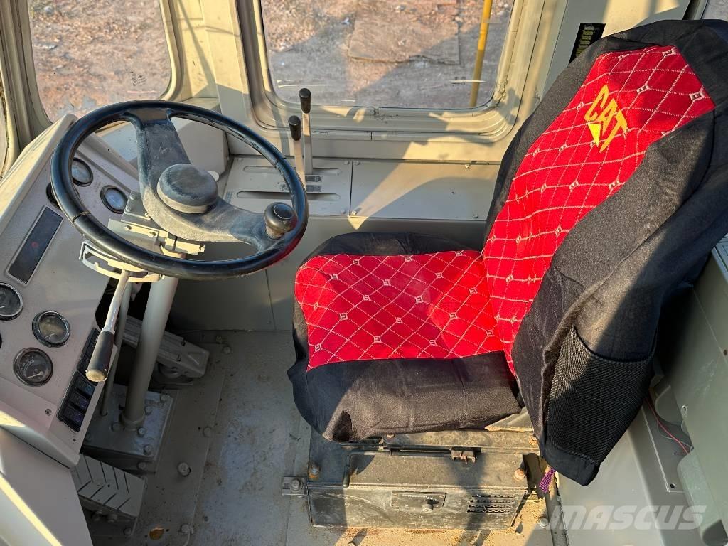 CAT 950E Iekrāvēji uz riteņiem