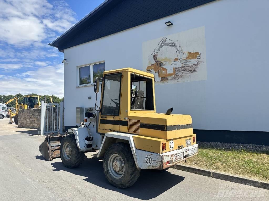 Schaeff SKL 832 Iekrāvēji uz riteņiem
