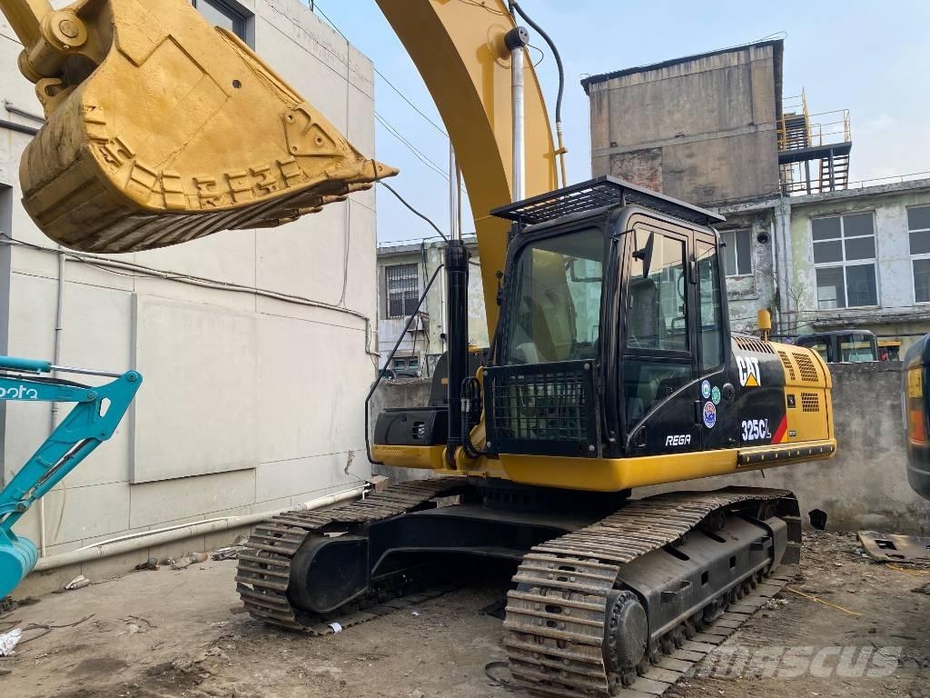 CAT 325 CL Kāpurķēžu ekskavatori