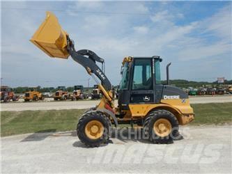 John Deere 244K Iekrāvēji uz riteņiem