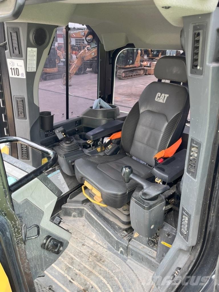 CAT D 5 LGP Kāpurķēžu buldozeri