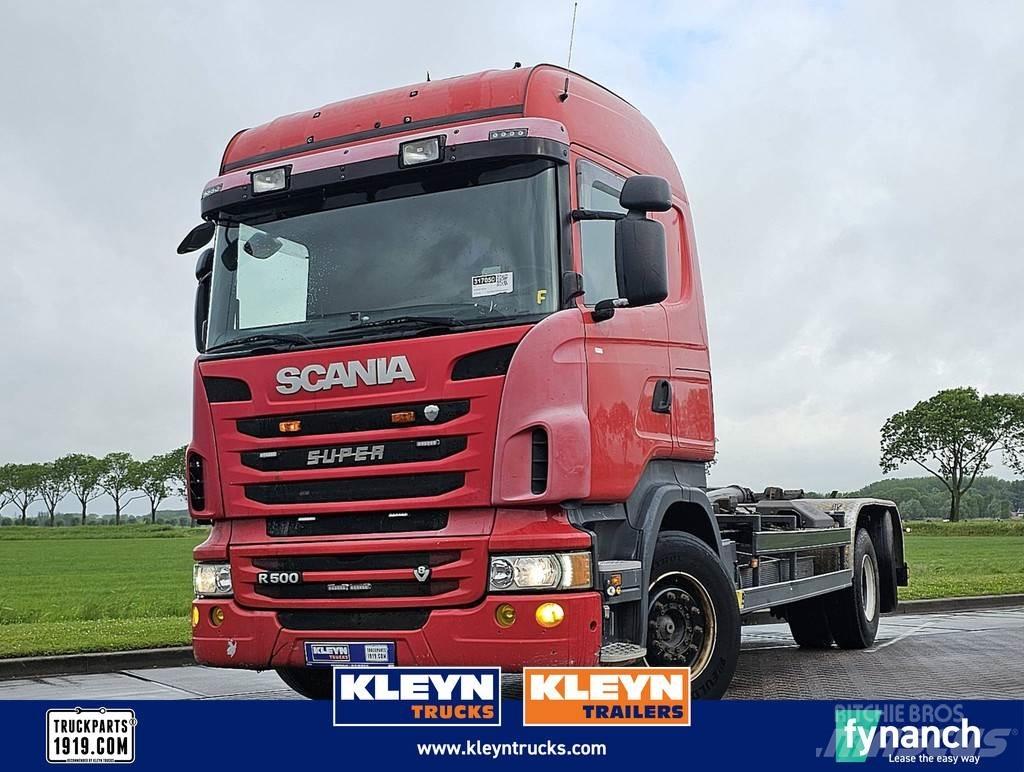 Scania R500 6x2*4 Treileri ar āķi