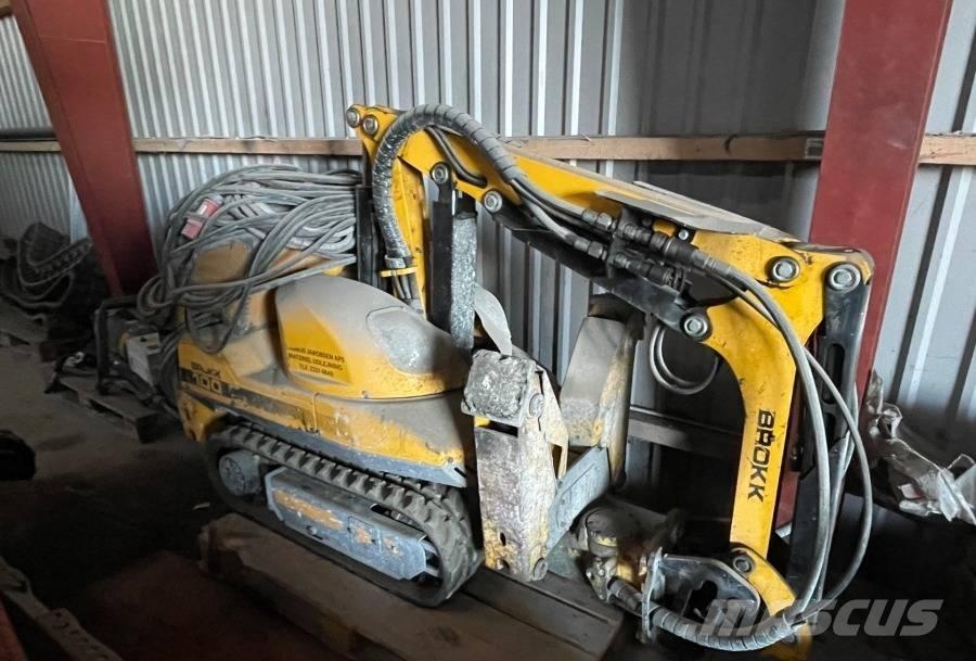 Brokk 100 Demontāžas ekskavators