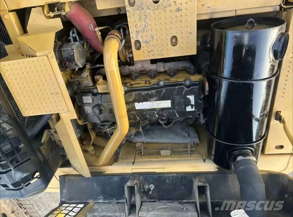 Hitachi Zaxis 120 Kāpurķēžu ekskavatori