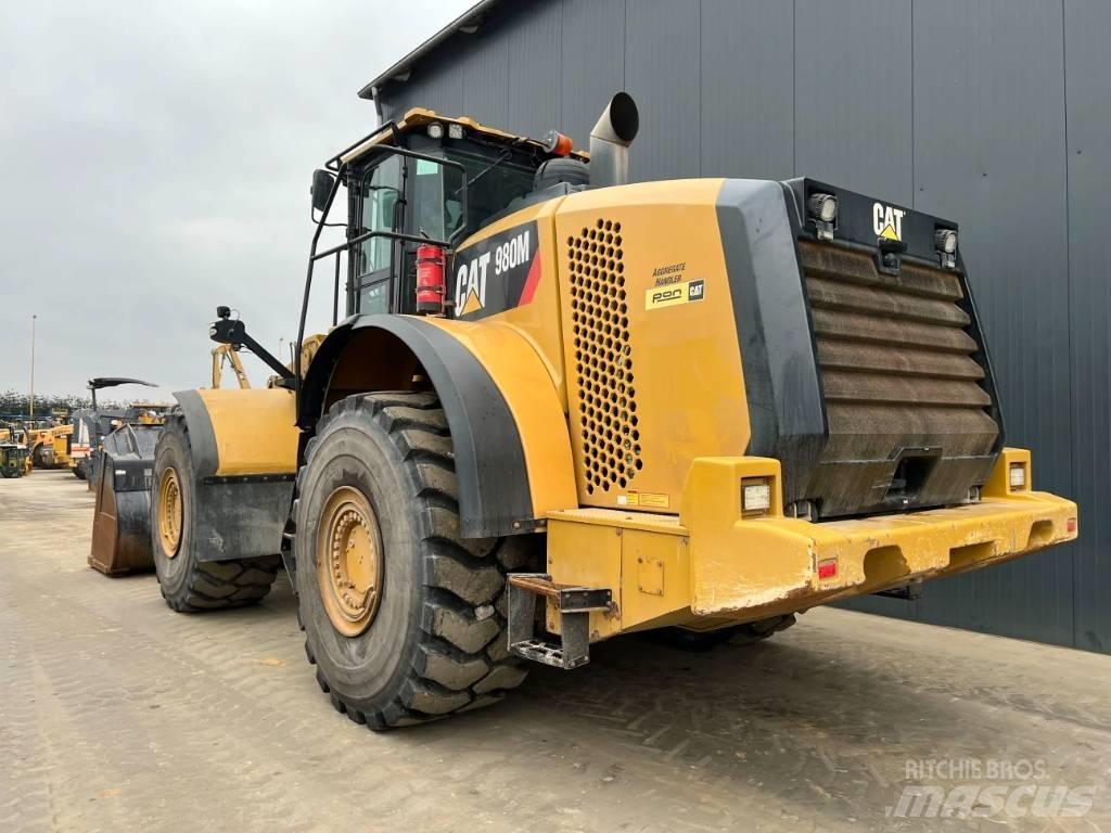 CAT 980M Iekrāvēji uz riteņiem