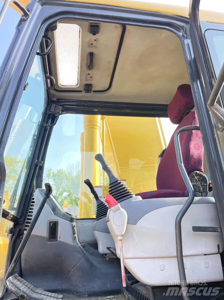 Komatsu PC 220-7 Kāpurķēžu ekskavatori