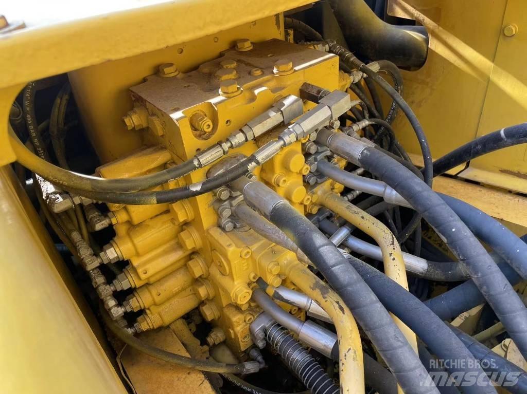 Komatsu PC 220-7 Kāpurķēžu ekskavatori