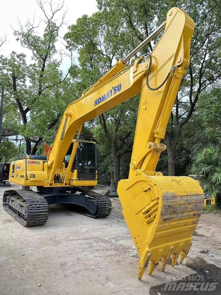 Komatsu PC220-8 Kāpurķēžu ekskavatori