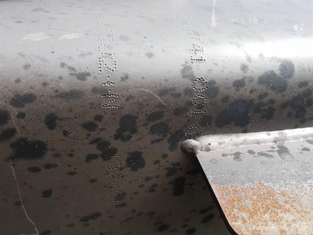 Ahlmann AX 85 Strēles un kausi