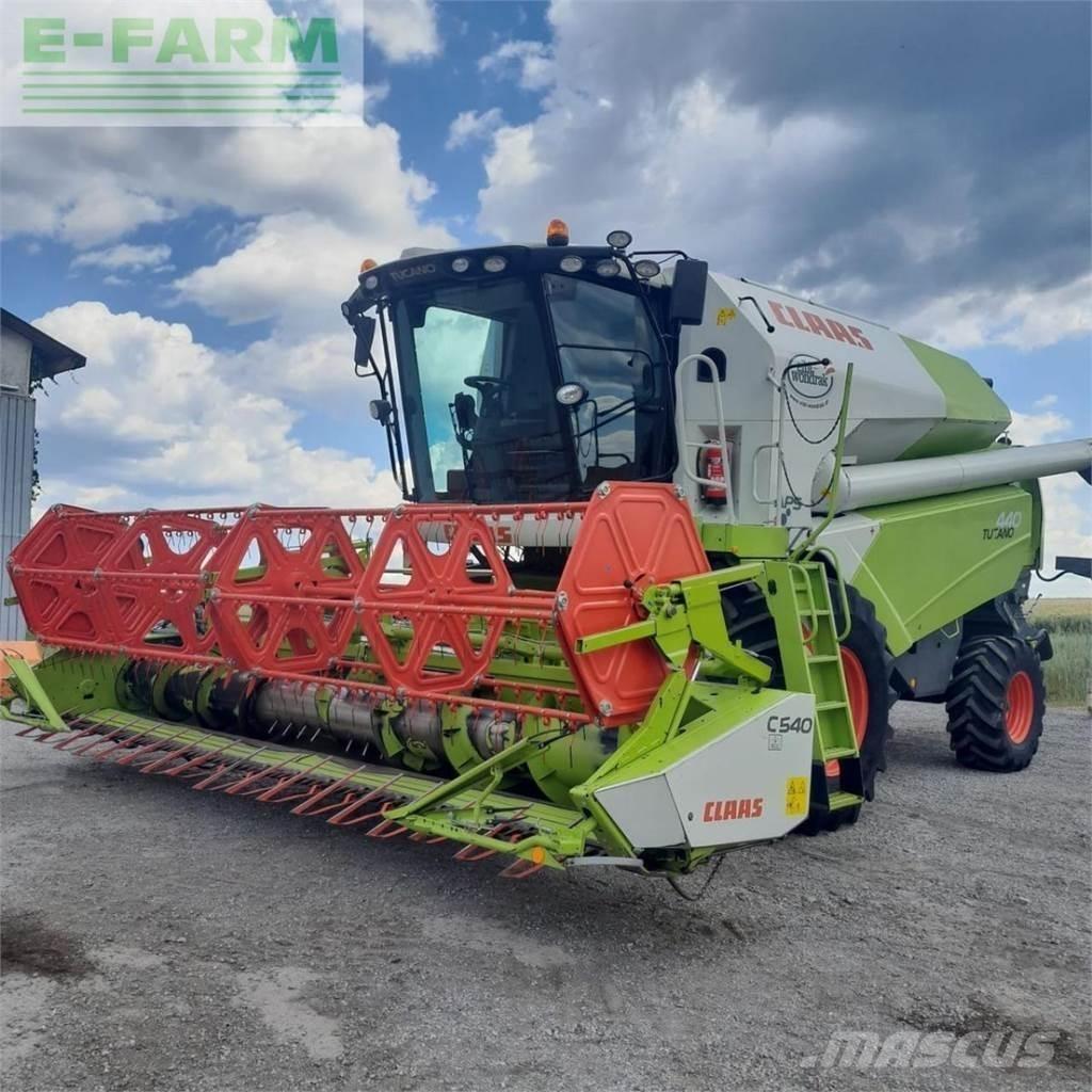 CLAAS tucano 440 Ražas novākšanas kombaini