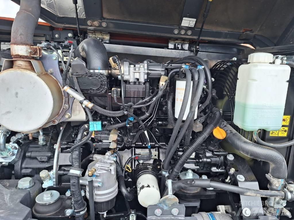 Doosan DX 85 R Kāpurķēžu ekskavatori