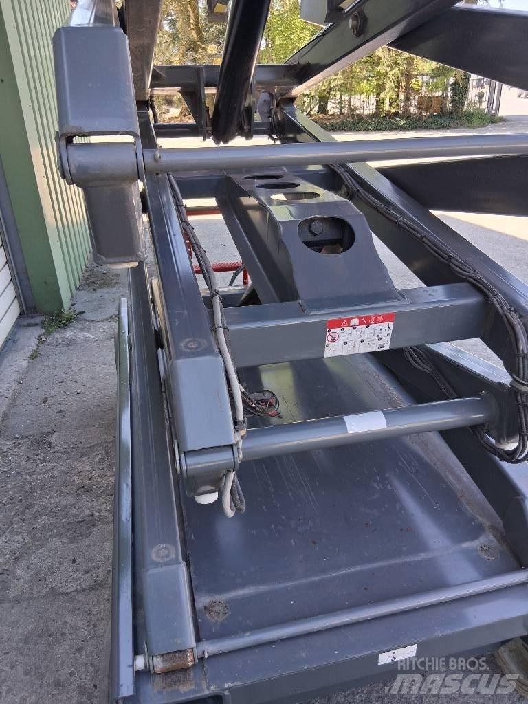 SkyJack SJ III 4626 Šķerveida pacēlāji