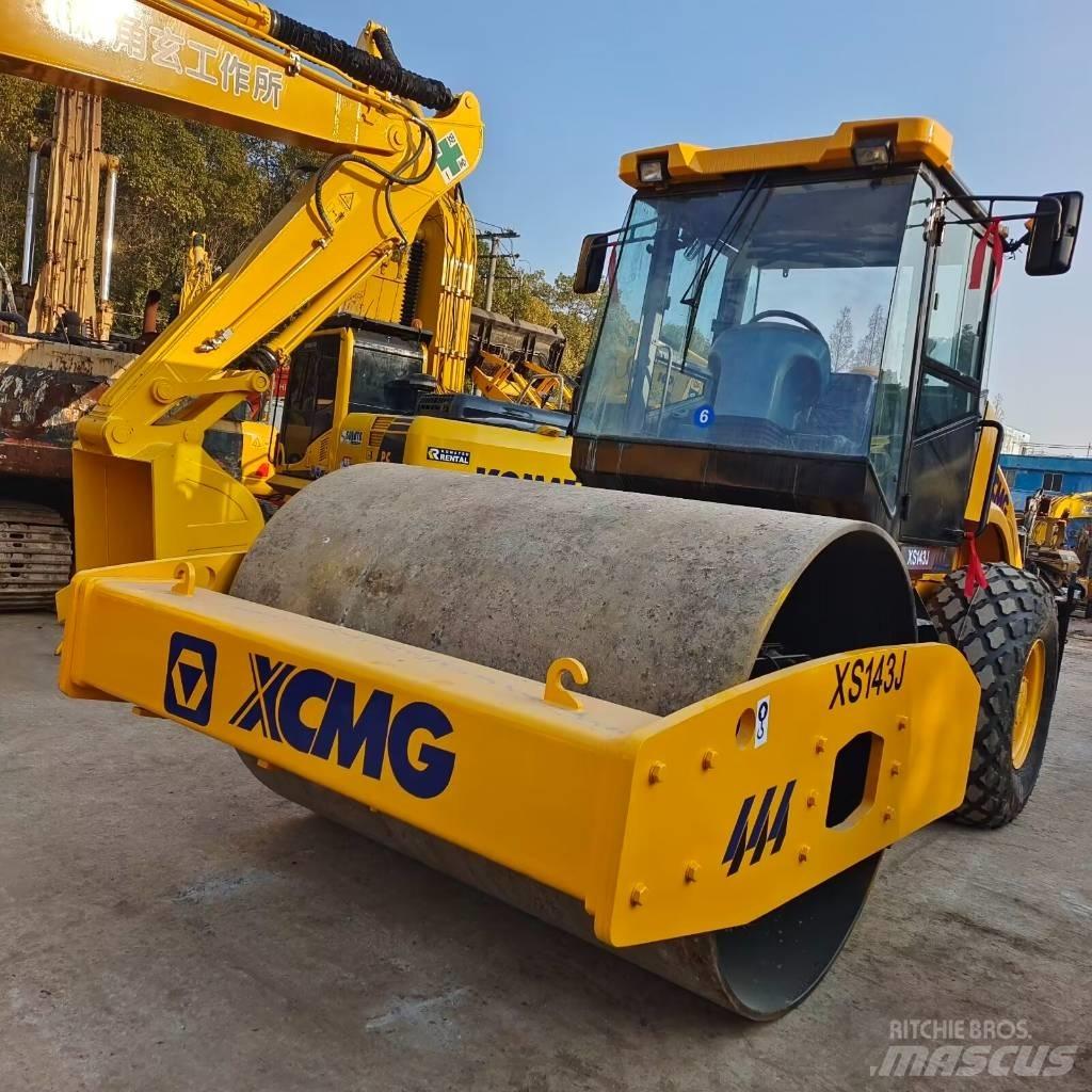 XCMG XS 143J Vienvalča grunts veltņi