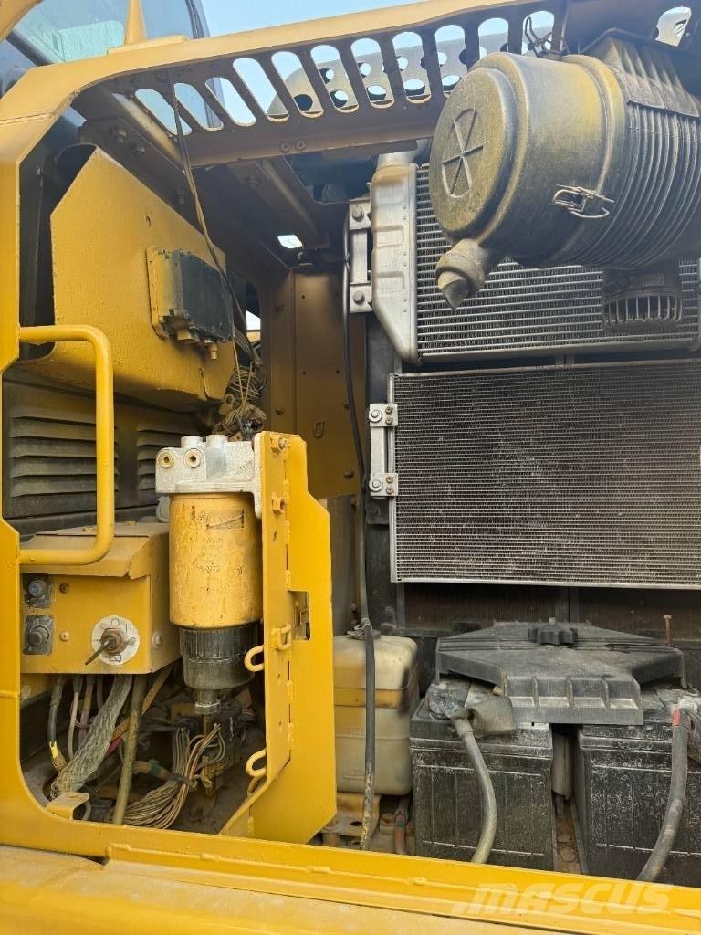 CAT 313 D Kāpurķēžu ekskavatori
