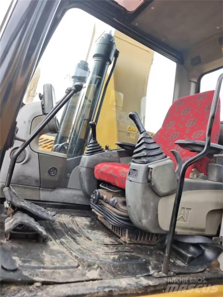 CAT 323 GC Kāpurķēžu ekskavatori