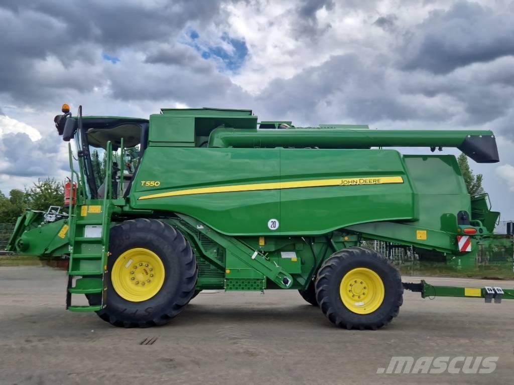 John Deere T 550 Ražas novākšanas kombaini