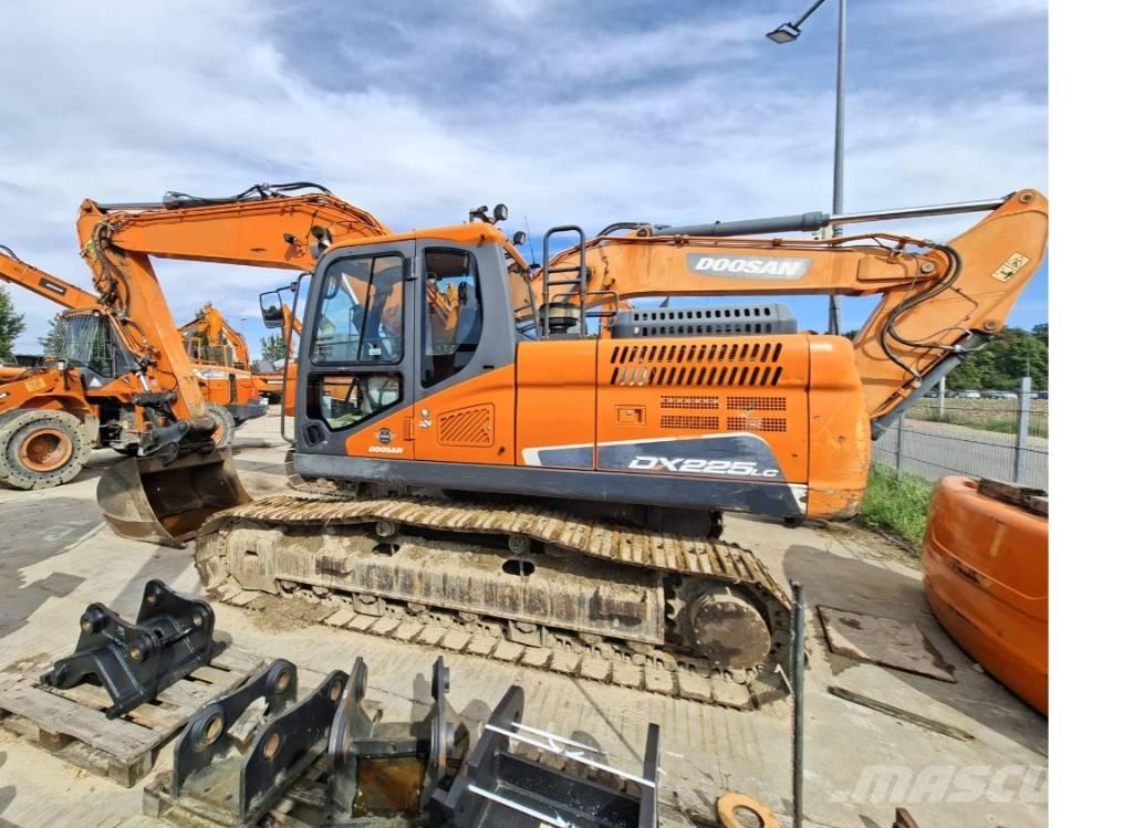 Doosan DX 225 LC-5 Kāpurķēžu ekskavatori