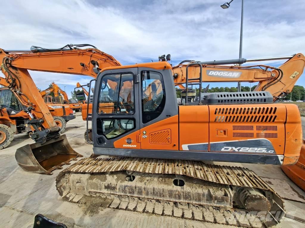 Doosan DX 225 LC-5 Kāpurķēžu ekskavatori