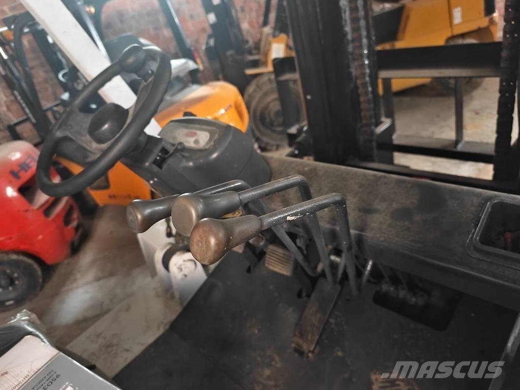 TCM FD 70 Z8 Tehnika ar dīzeļa dzinēju