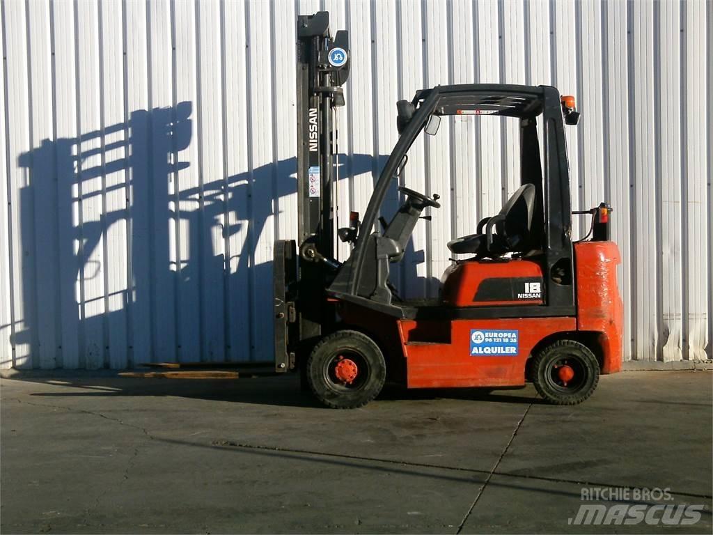 Nissan FD01A18Q Tehnika ar dīzeļa dzinēju