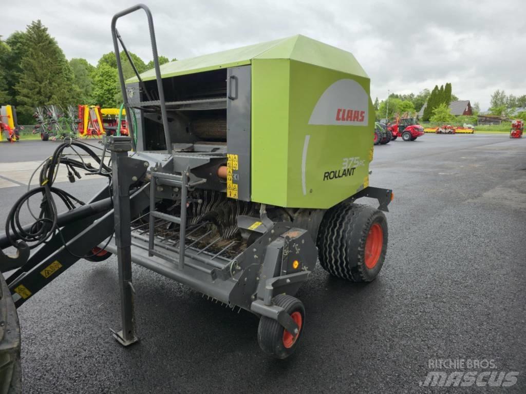 CLAAS Rollant 375 RC Rituļu preses