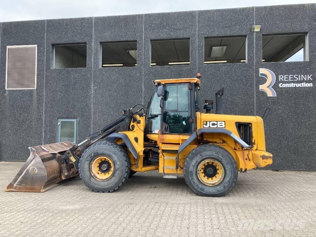 JCB 436 Iekrāvēji uz riteņiem