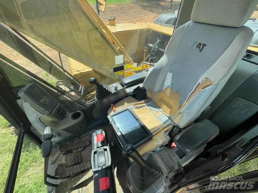 CAT 320 D L Kāpurķēžu ekskavatori