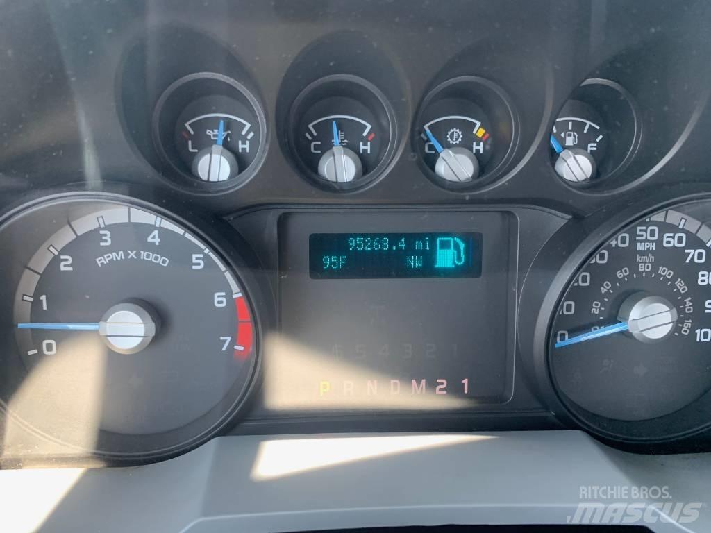 Ford F 350 HD Vieglais kravas automobilis/izkraušana no sāniem