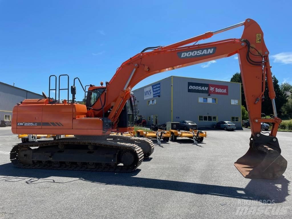 Doosan DX 225 LC-3 Kāpurķēžu ekskavatori