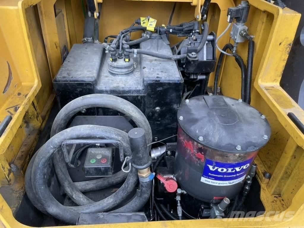 Volvo EC300 E Kāpurķēžu ekskavatori