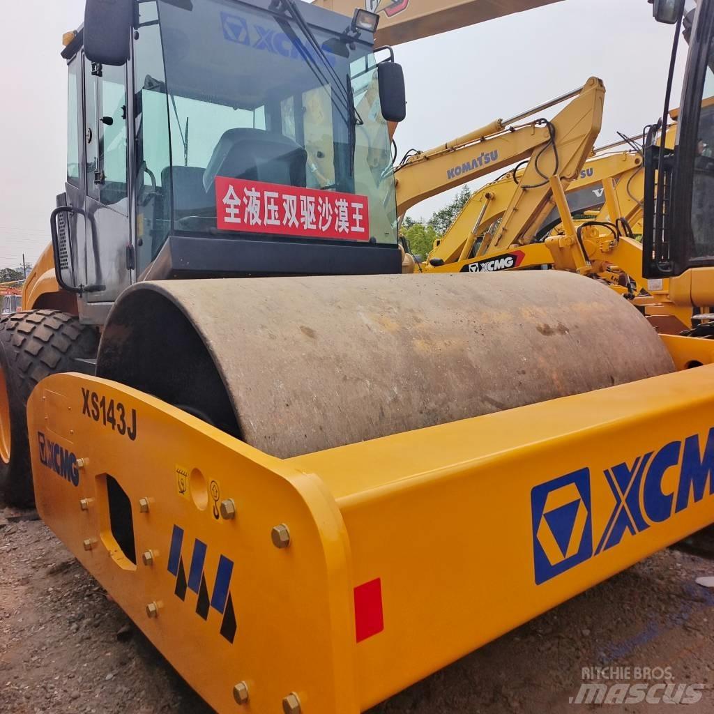 XCMG XS143J Vienvalča grunts veltņi