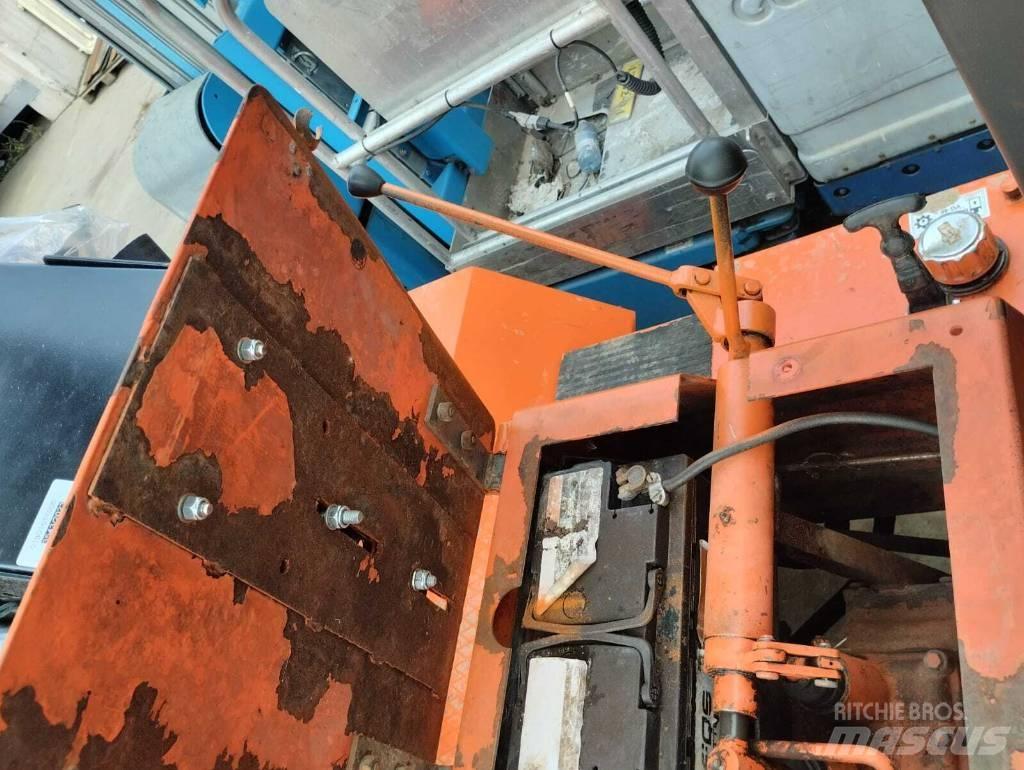 Ausa CT 20 Tehnika ar dīzeļa dzinēju