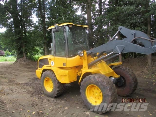 Volvo L 30 Iekrāvēji uz riteņiem