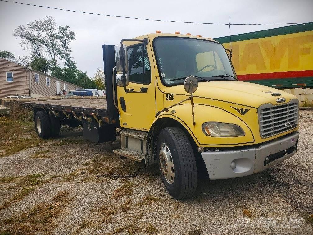 Freightliner M Line Platformas/izkraušana no sāniem