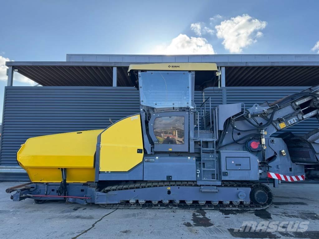 Bomag BMF 2500 S Asfalta klājēji