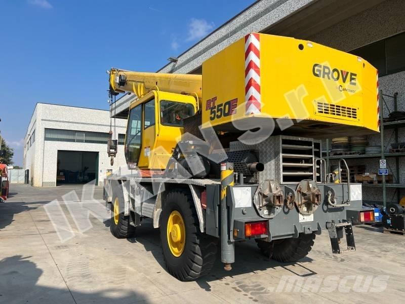 Grove RT550E Celtņi nelīdzenām virsmām