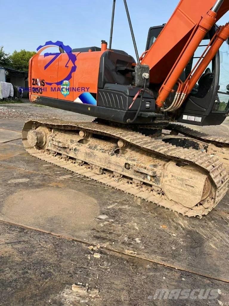 Hitachi ZX 200-5 G Kāpurķēžu ekskavatori