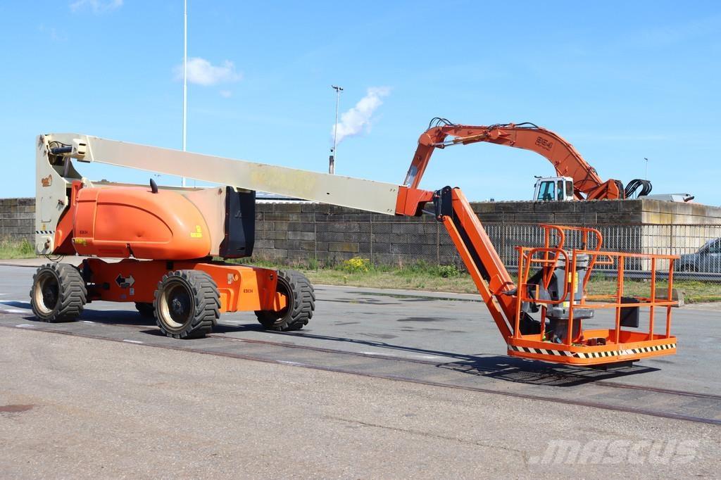 JLG 800AJ Strēles pacēlāji