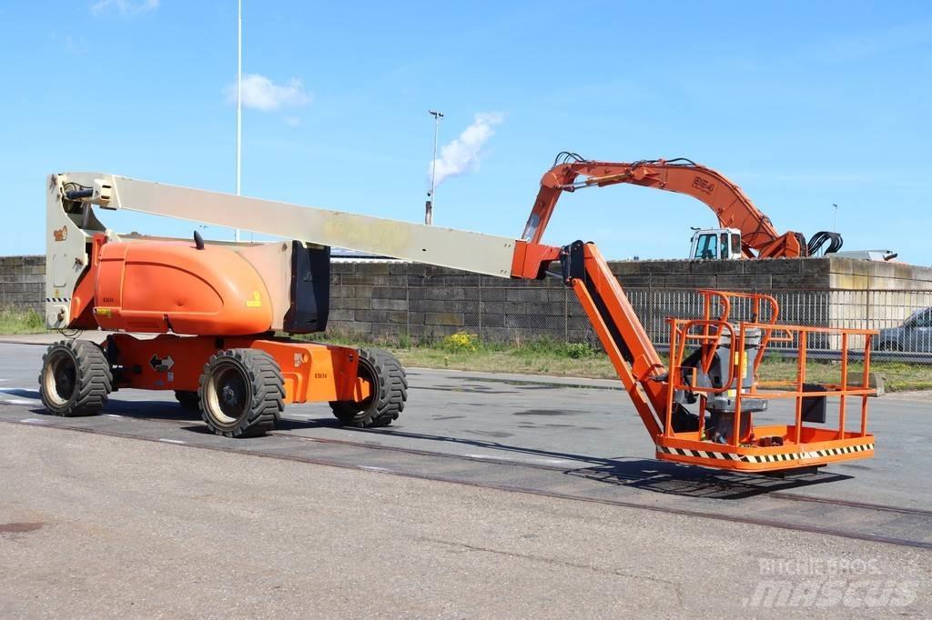 JLG 800AJ Strēles pacēlāji