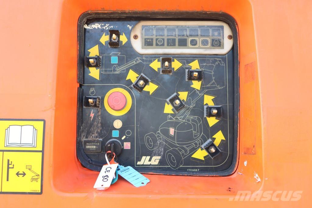 JLG 800AJ Strēles pacēlāji