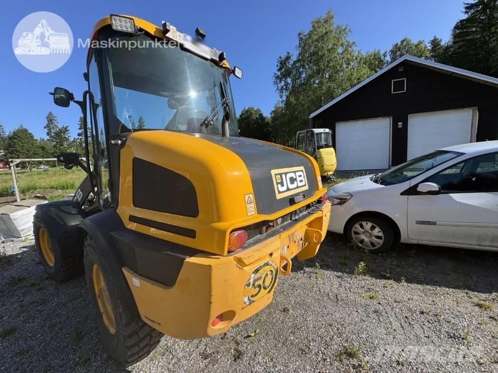 JCB 413 K Iekrāvēji uz riteņiem