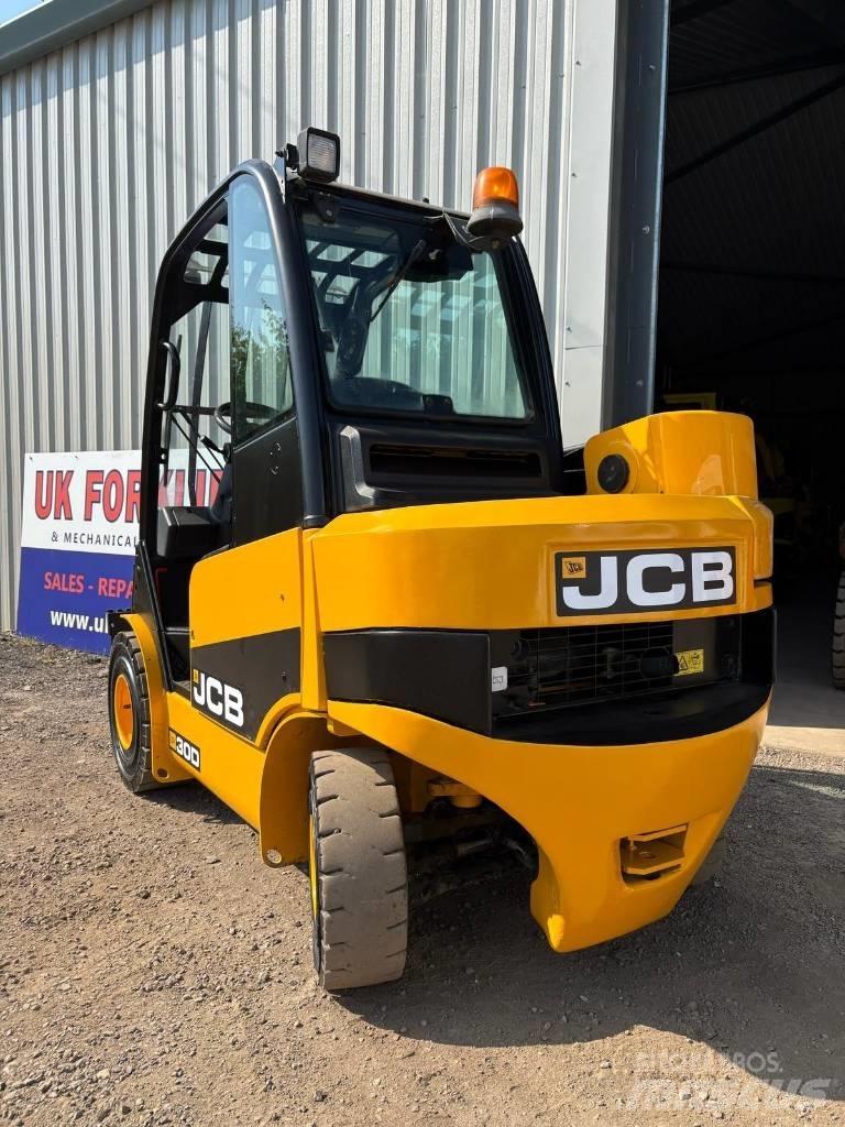 JCB TLT 30 D Teleskopiskie manipulatori