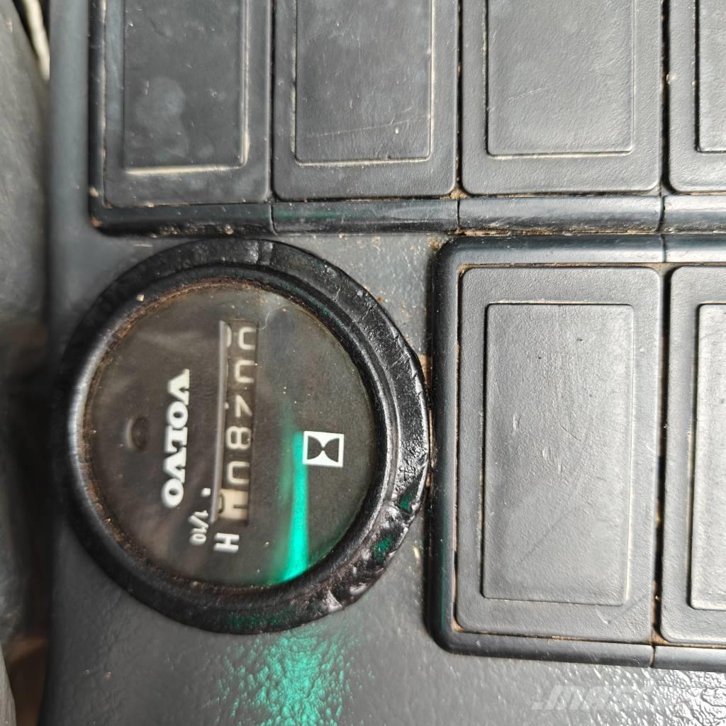 Volvo 290 Kāpurķēžu ekskavatori