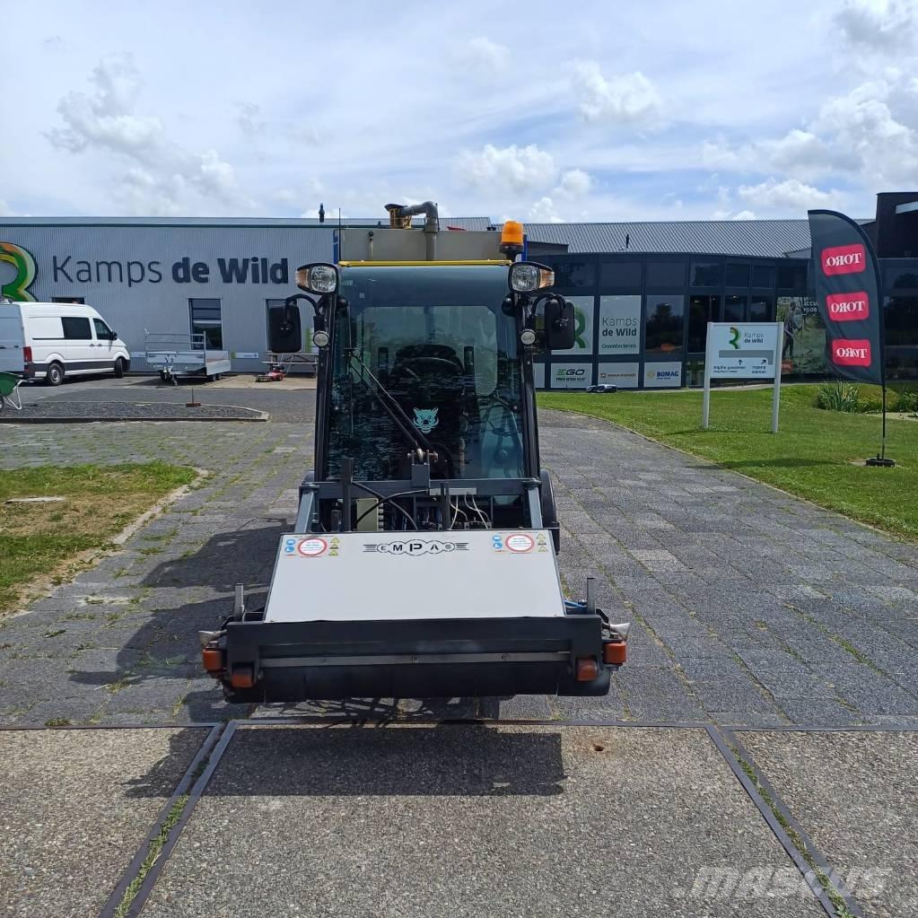 Multihog CX 75 Komunālā tehnika instrumentu pārvadāšanai