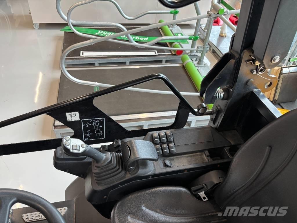 JCB 403 E Multifunkcionālie iekrāvēji