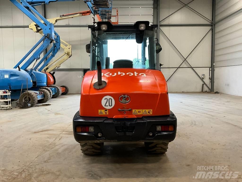 Kubota R 065 Iekrāvēji uz riteņiem