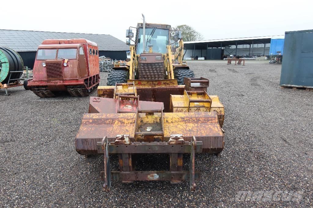 Hydrema 906 Ekskavatori-iekrāvēji