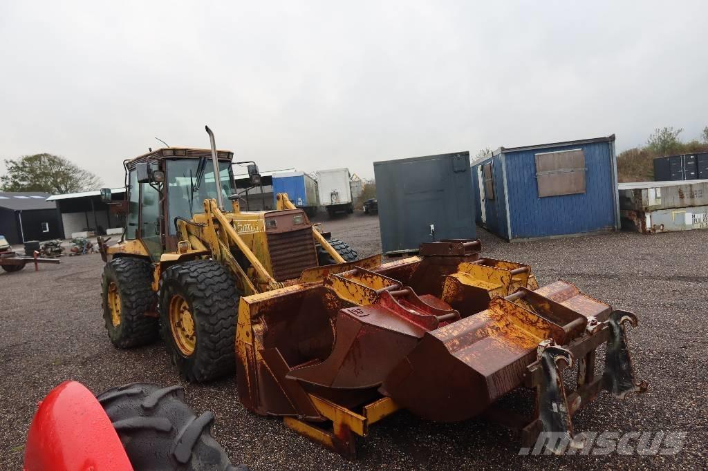 Hydrema 906 Ekskavatori-iekrāvēji