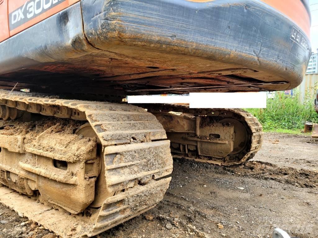 Doosan DX 300 LCA Kāpurķēžu ekskavatori