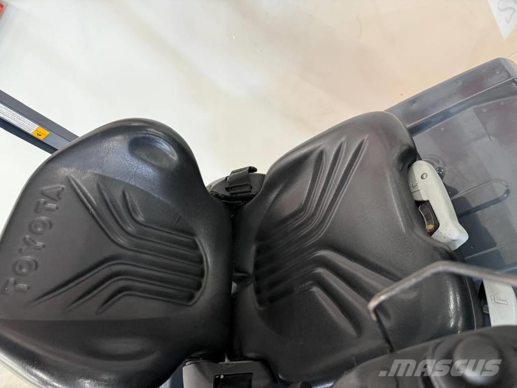 Toyota 11032 - 8FBM16T Elektriskie iekrāvēji